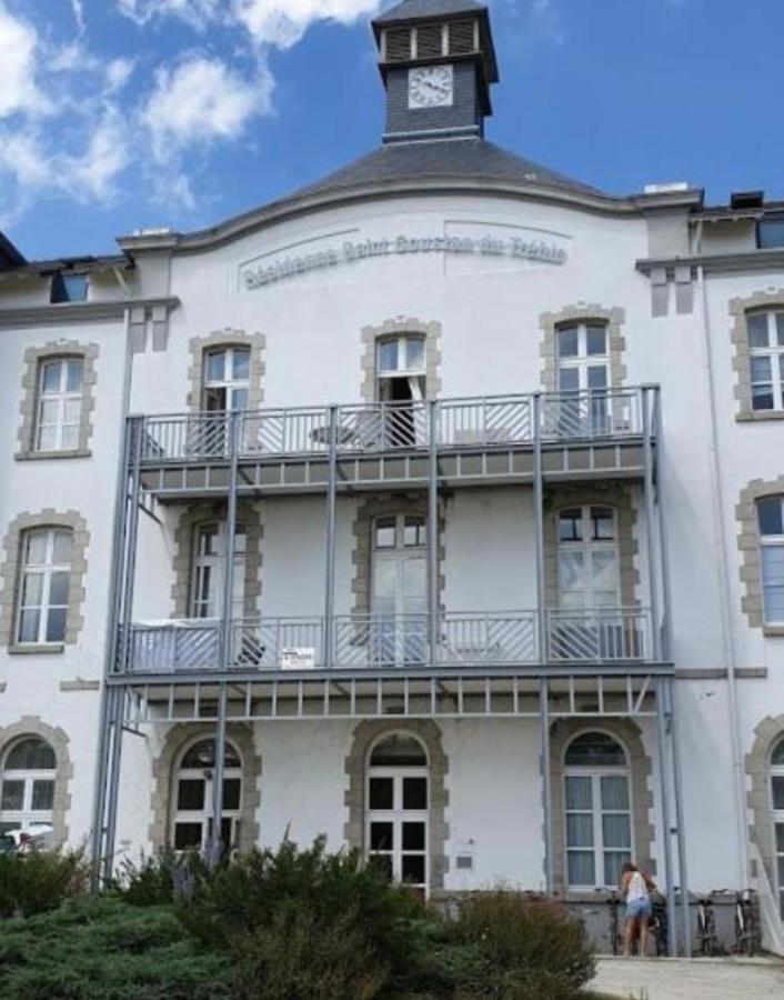 Apartment Fenetre Sur L Ocean, Duplex Dans De Standing Avec Piscine Et Vue Sur Le Croisic